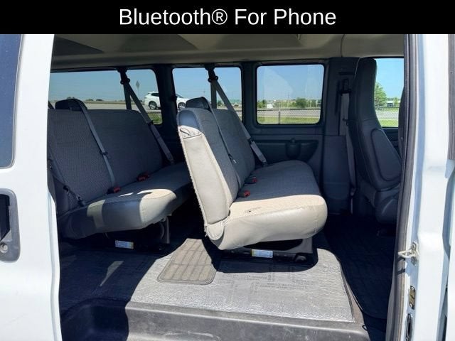 2022 Chevrolet Express Passenger 3500 LS