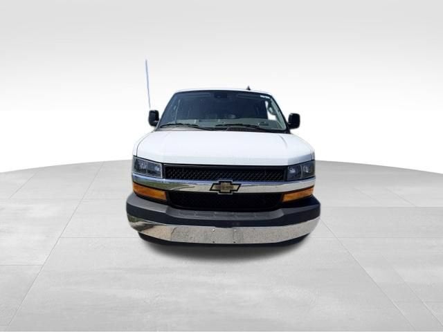 2022 Chevrolet Express Passenger 3500 LS