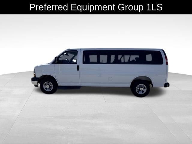 2022 Chevrolet Express Passenger 3500 LS