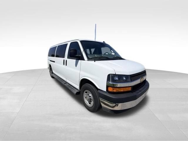 2025 Chevrolet Express Cargo WT