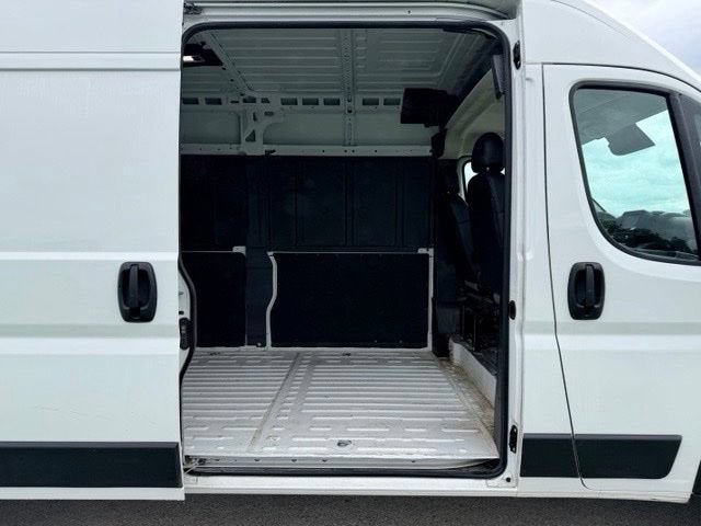 2026 RAM ProMaster Cargo Van Tradesman