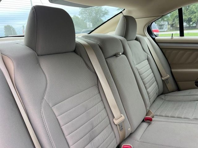 2018 Ford Taurus SE