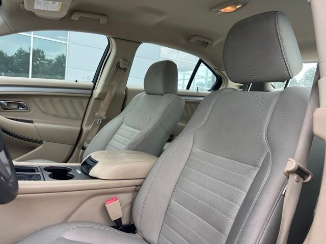 2018 Ford Taurus SE