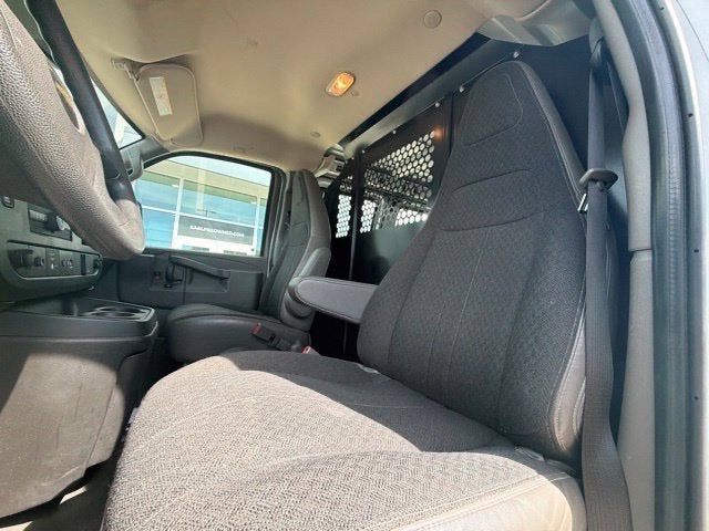 2022 Chevrolet Express 2500 Work Van Cargo