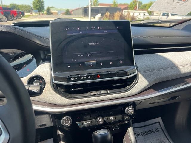 2023 Jeep Compass Latitude Lux