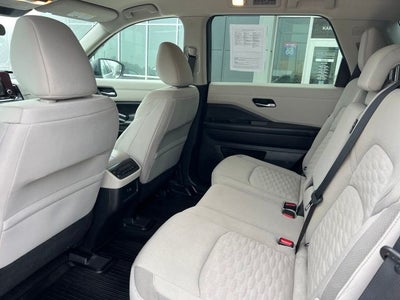 2022 Nissan Pathfinder SV