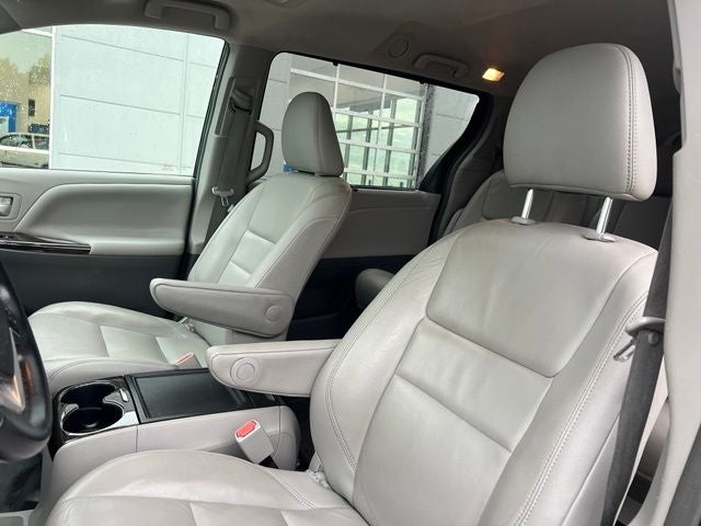 2019 Toyota Sienna XLE 8 Passenger