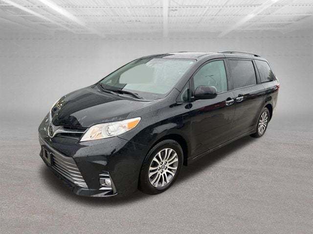 2019 Toyota Sienna XLE 8 Passenger