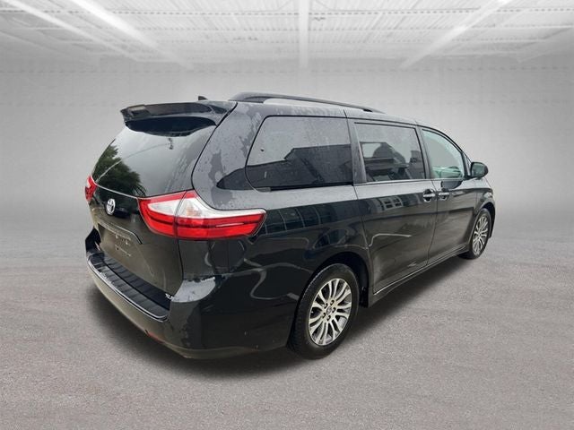 2019 Toyota Sienna XLE 8 Passenger