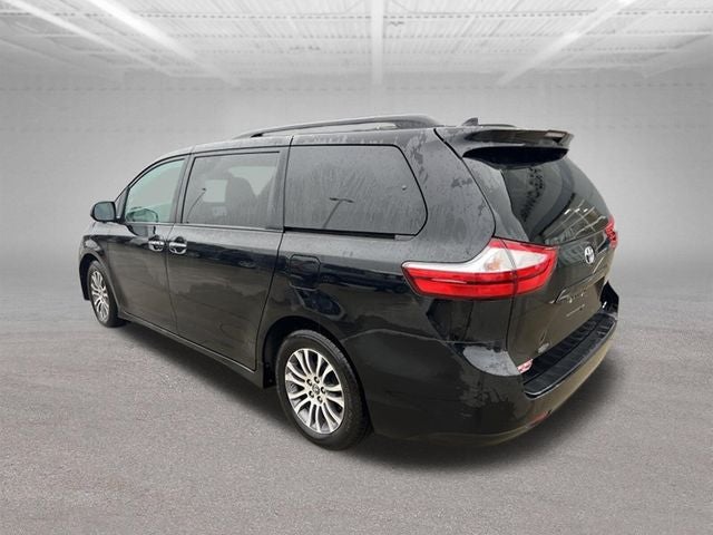 2019 Toyota Sienna XLE 8 Passenger