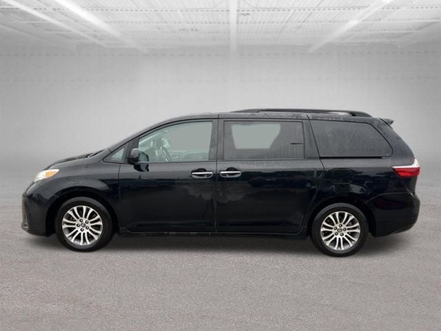 2019 Toyota Sienna XLE 8 Passenger