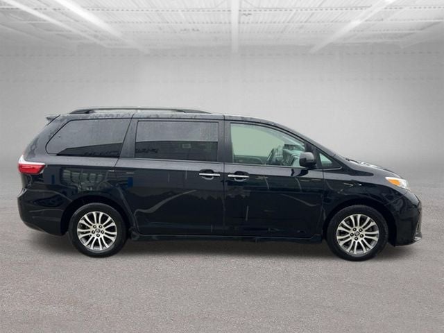 2019 Toyota Sienna XLE 8 Passenger