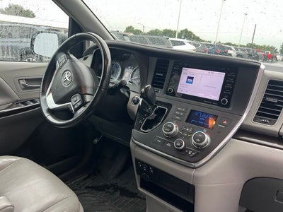 2019 Toyota Sienna XLE 8 Passenger