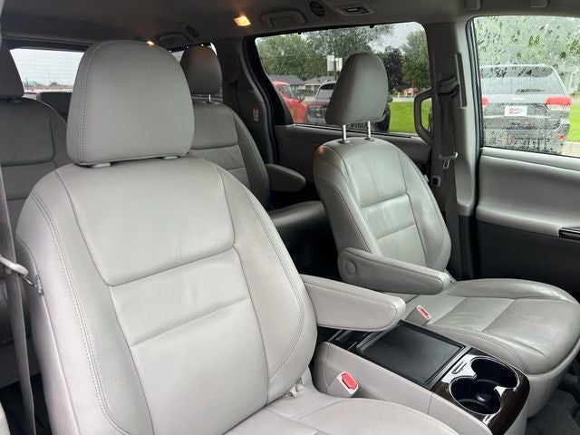 2019 Toyota Sienna XLE 8 Passenger